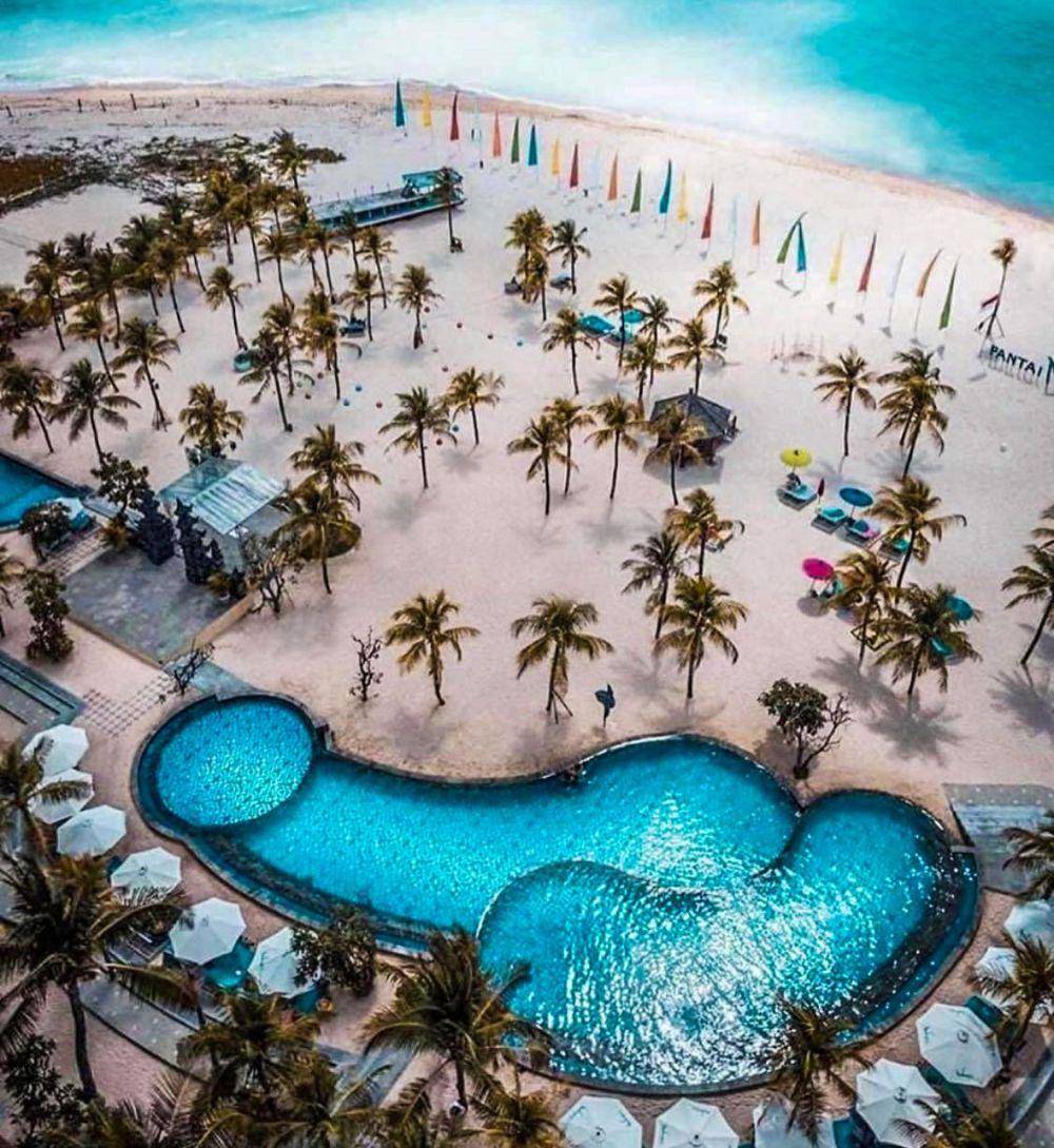 potret kocak di kolam renang (reddit.com/user/junavilllaa2)