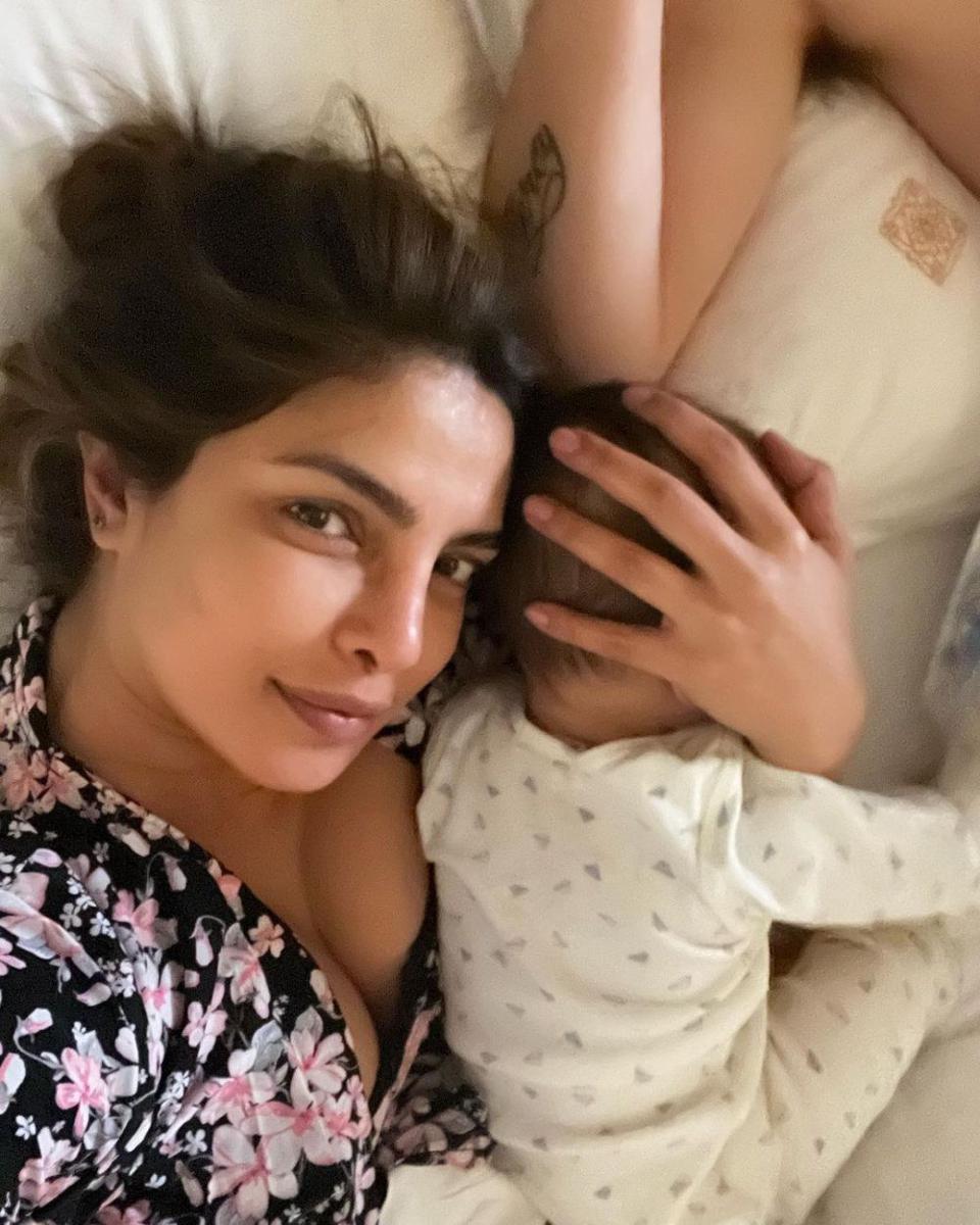 Priyanka Chopra dan Anaknya (instagram.com/priyankachopra)