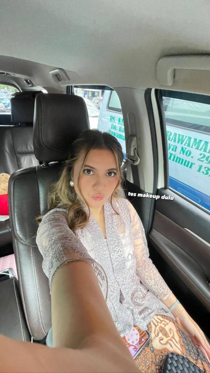 Potret selebritas di pemberkatan Jessica Mila dan Yakup Hasibuan (instagram.com/aruanmarsha)