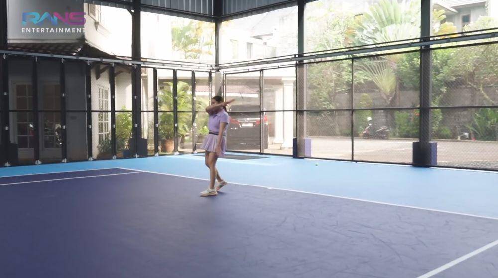 Nagita latihan tenis (YouTube.com/Rans Entertainment)