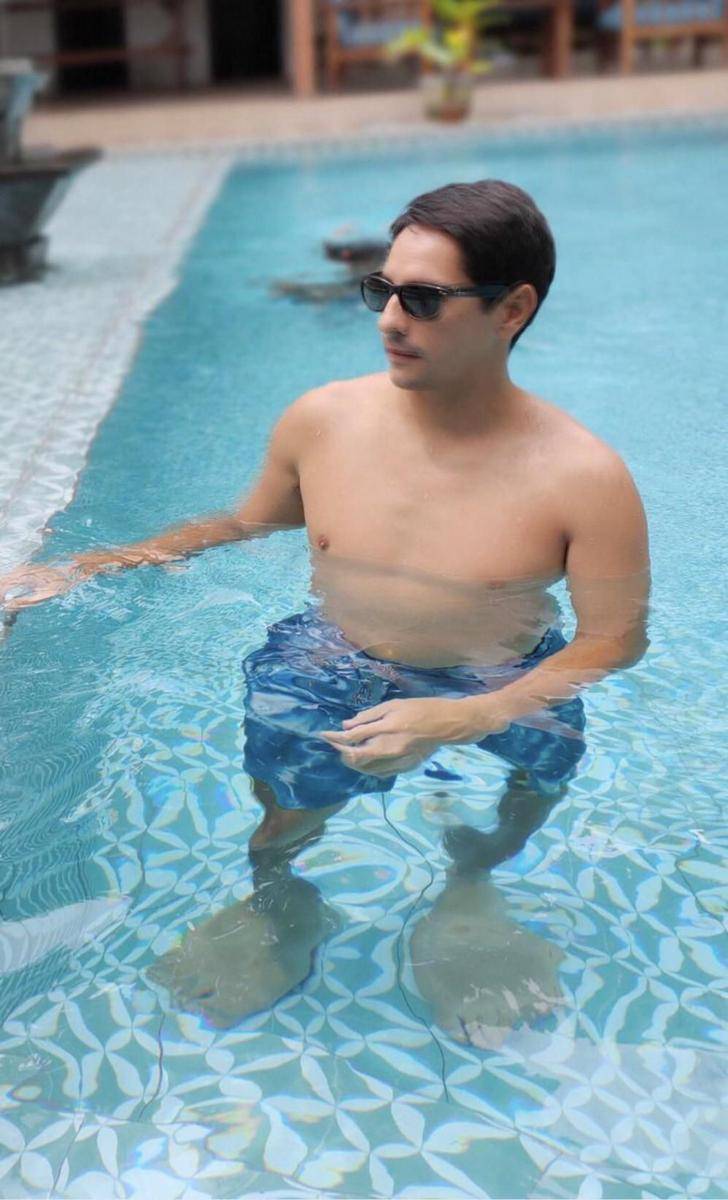 potret kocak di kolam renang (reddit.com/user/ManaNek)