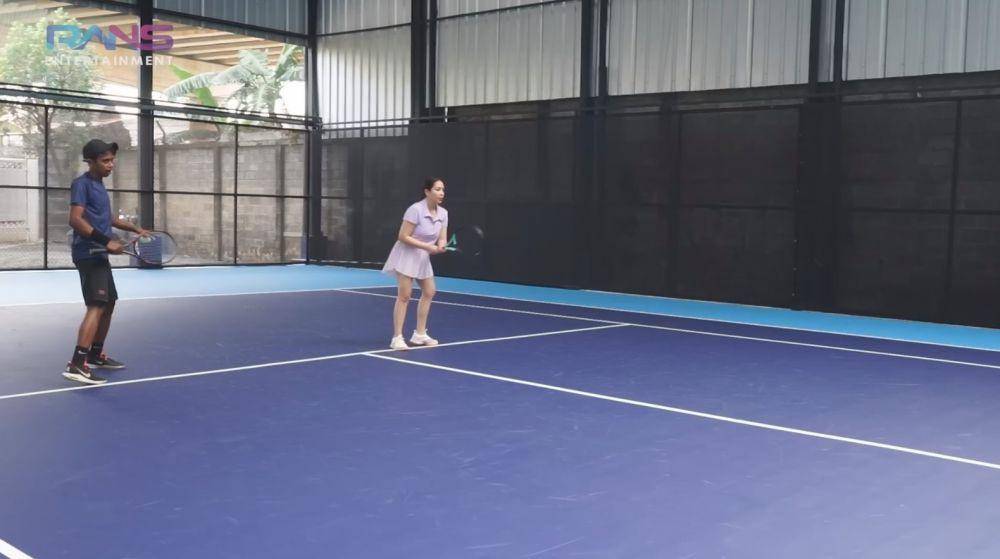 Nagita latihan tenis (YouTube.com/Rans Entertainment)
