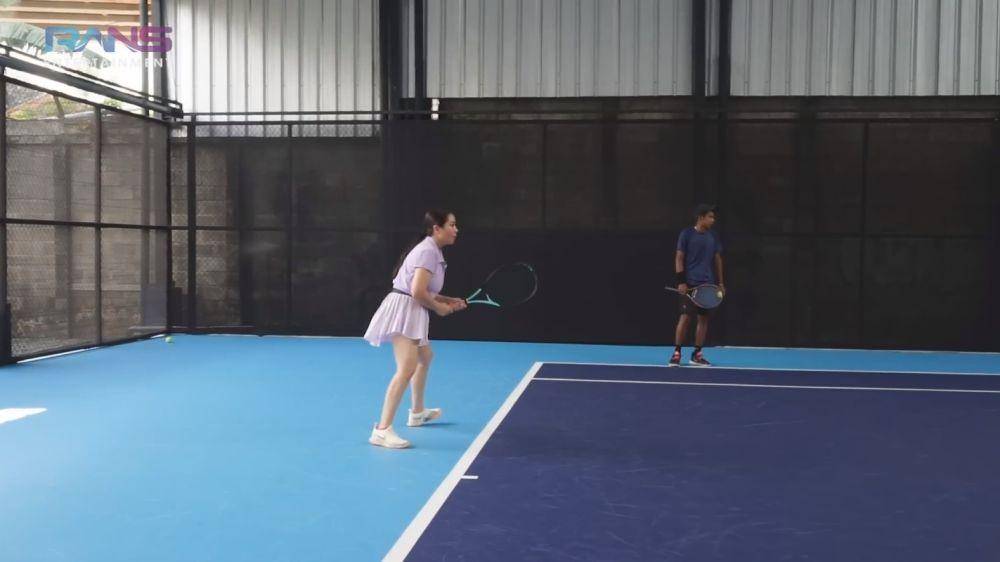 Nagita latihan tenis (YouTube.com/Rans Entertainment)