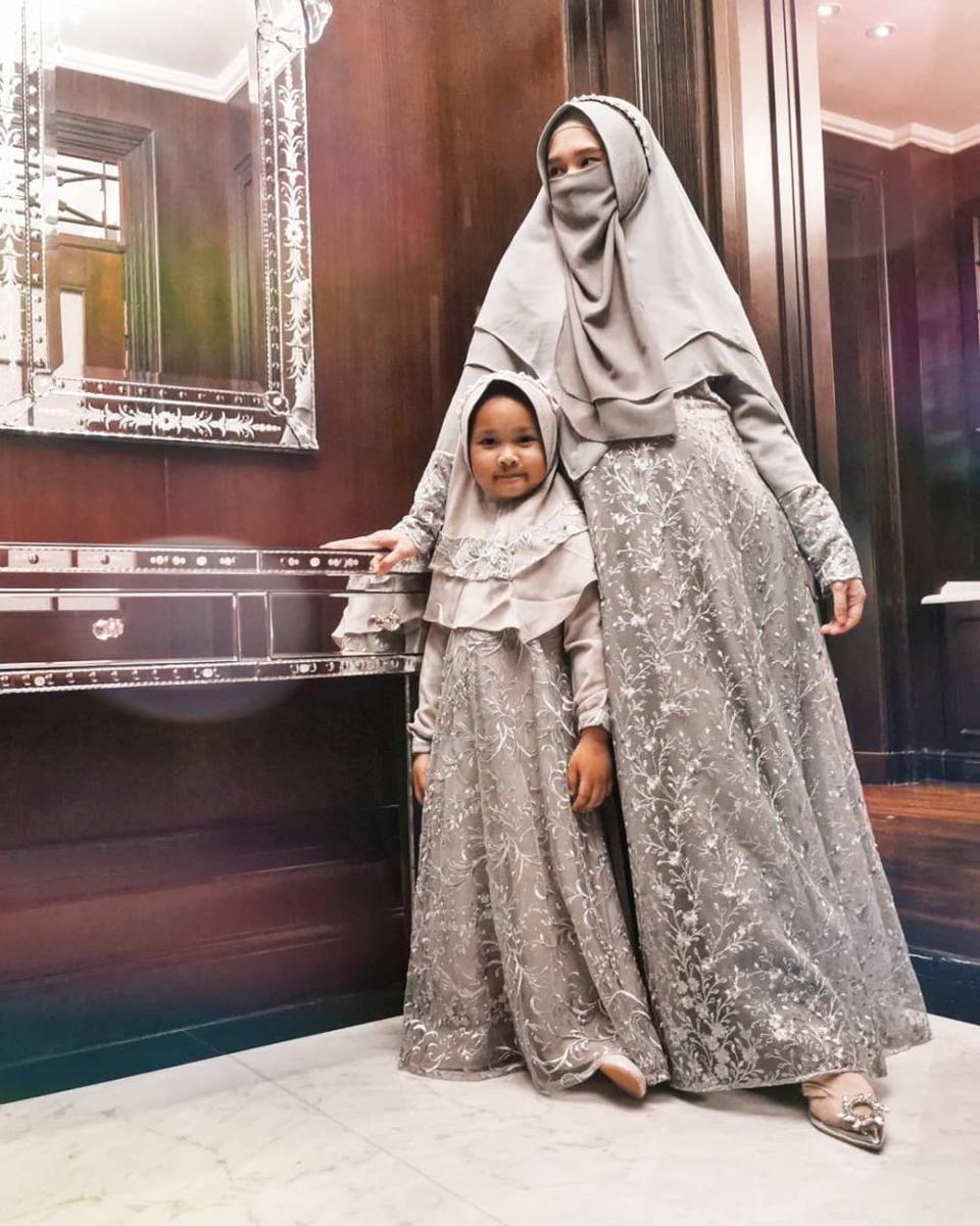 OOTD hijab syar'i ala Starla dan Inara (instagram.com/mommy_starla)