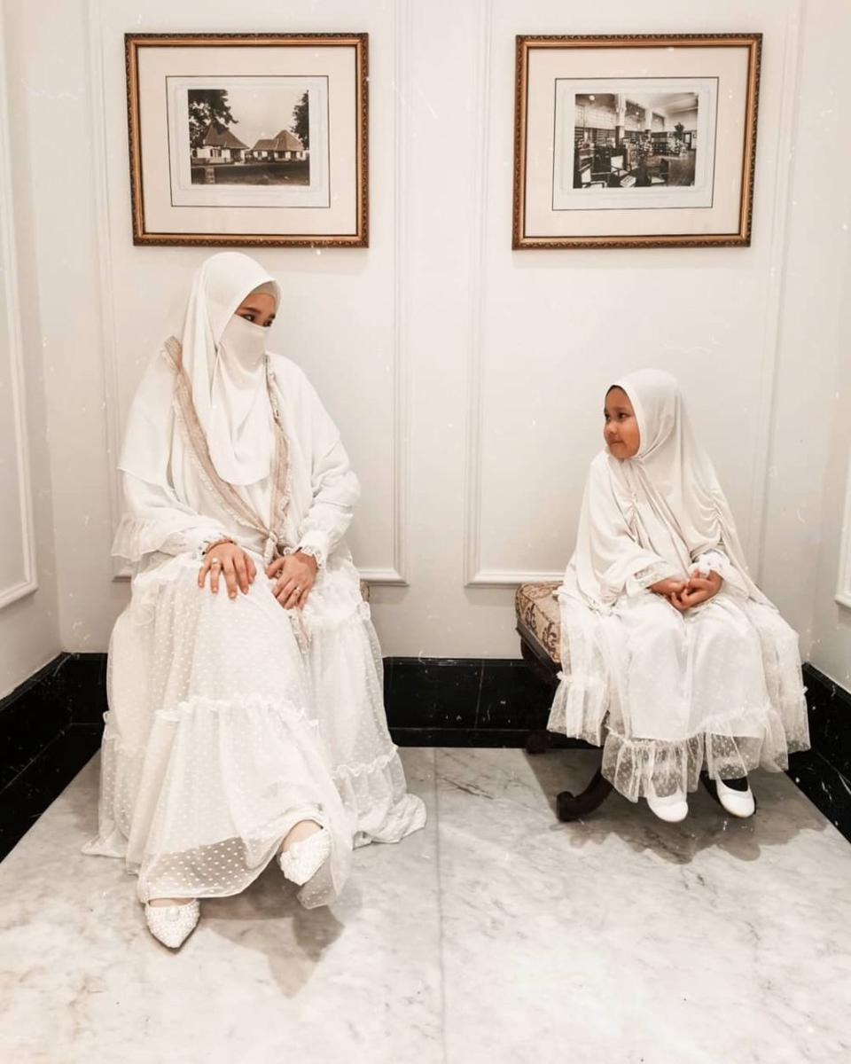 OOTD hijab syar'i ala Starla dan Inara (instagram.com/mommy_starla)