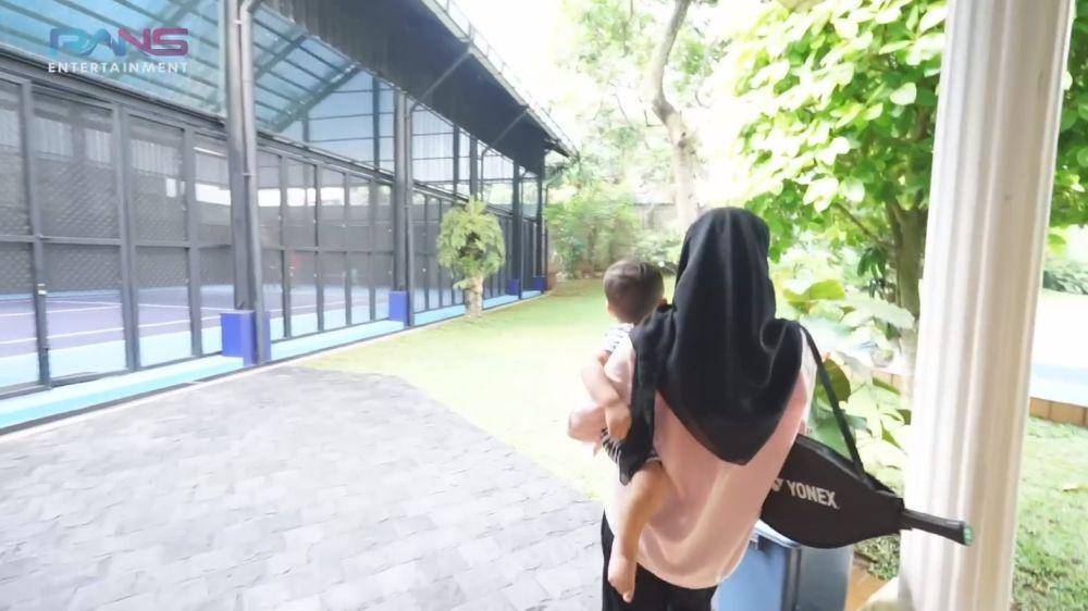 Nagita latihan tenis (YouTube.com/Rans Entertainment)