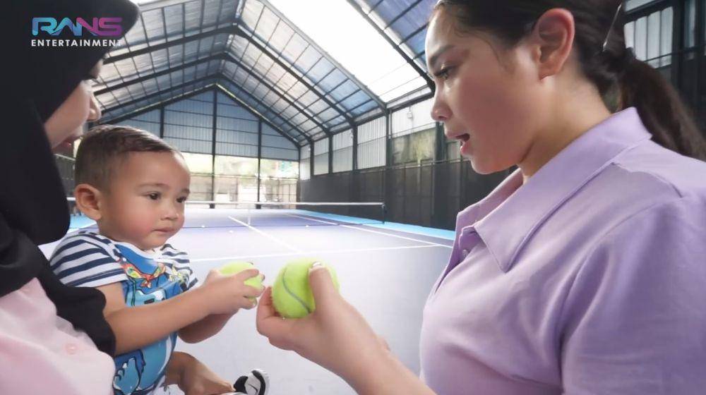 Nagita latihan tenis (YouTube.com/Rans Entertainment)