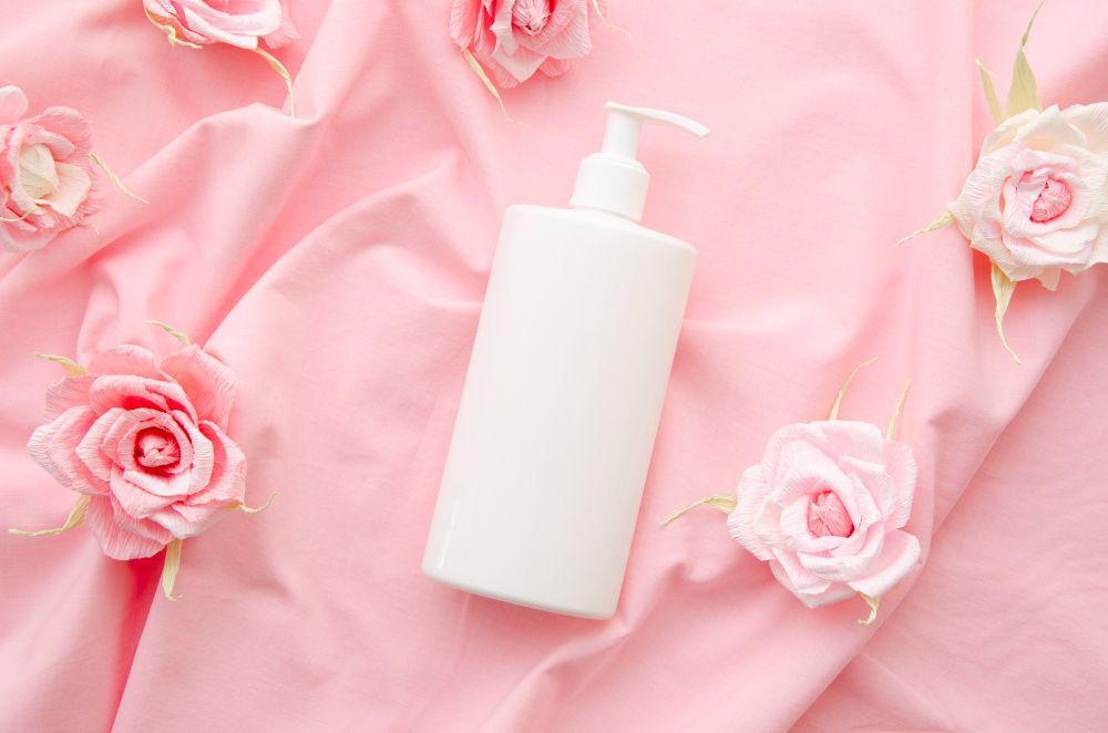 7 Body Lotion Mengandung Mawar, Bikin Kulit Lembap dan Cerah