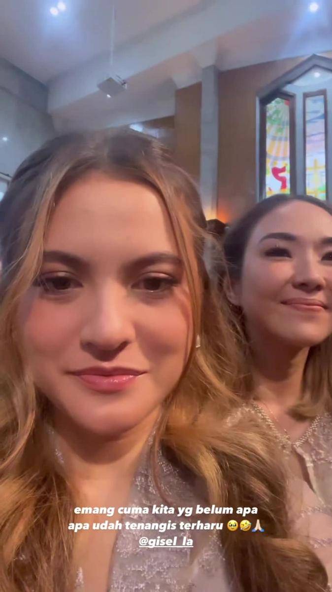 Potret selebritas di pemberkatan Jessica Mila dan Yakup Hasibuan (instagram.com/aruanmarsha)