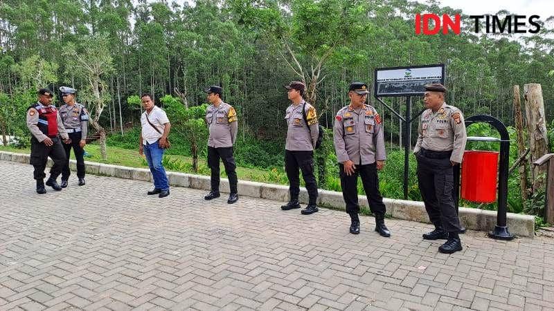 Sejumlah anggota polisi nampak melakukan pengamanan di lokasi kunker rombongan empat duta besar ke IKN. Foto Humas Polres PPU (IDN Times/Ervan)