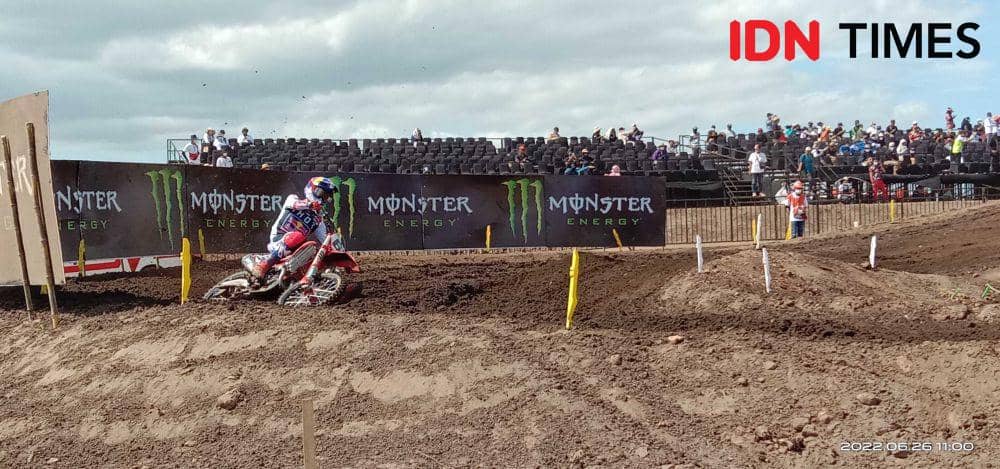 Gelaran balap MXGP Samota Sumbawa 2022. (IDN Times/Muhammad Nasir)