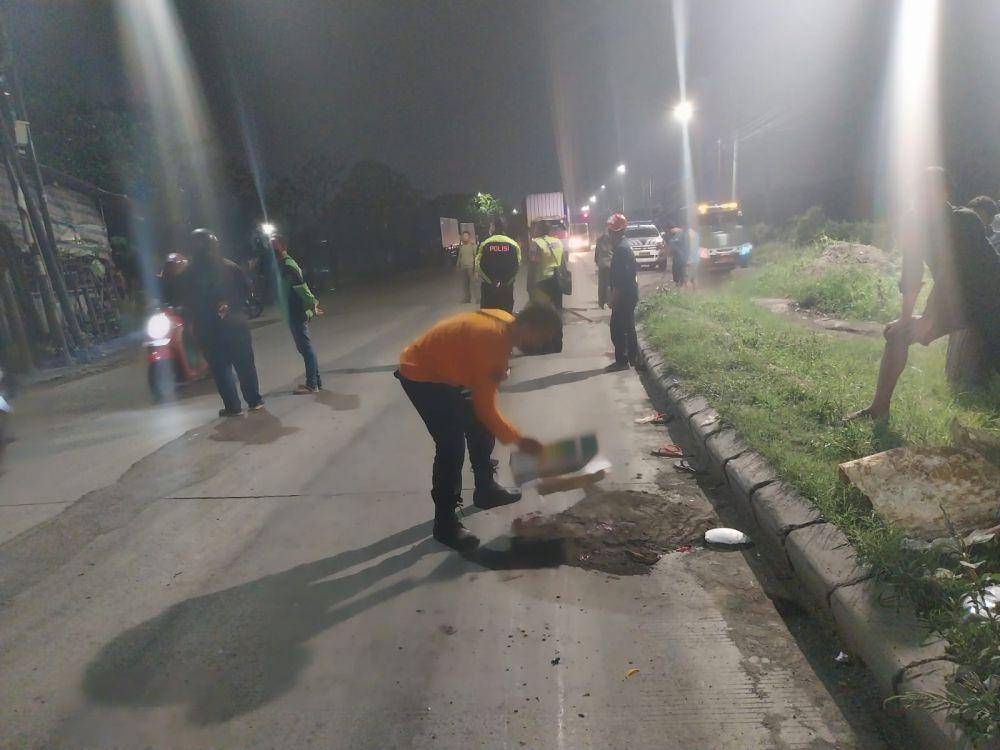 Tersangkut Ban Trailer, 2 Orang Tewas di Tambak Osowilangun