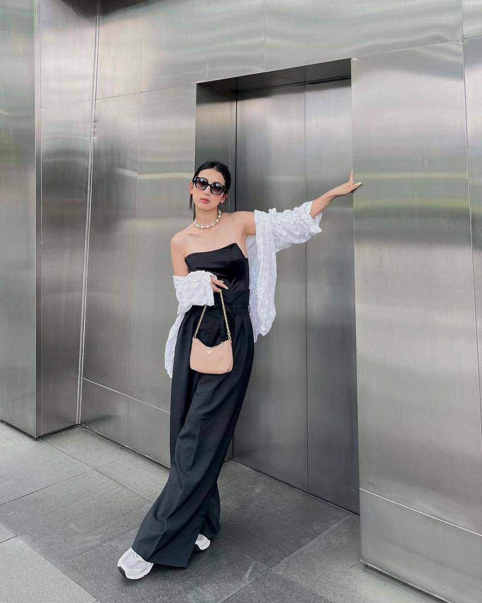 Outfit nuansa hitam ala Azahra Nabila (instagram.com/azahhra)