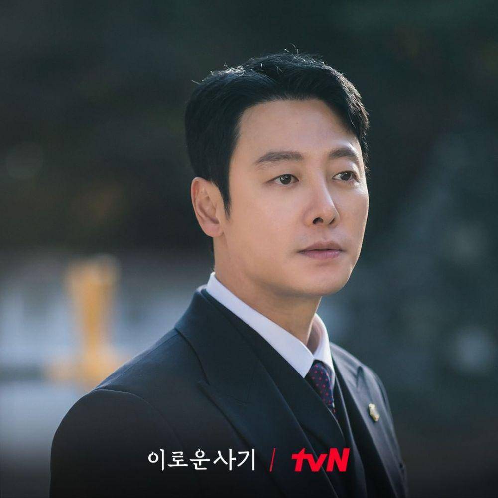 Kim Dong Wook di drama Delightfully Deceitful (instagram.com/tvn_drama)