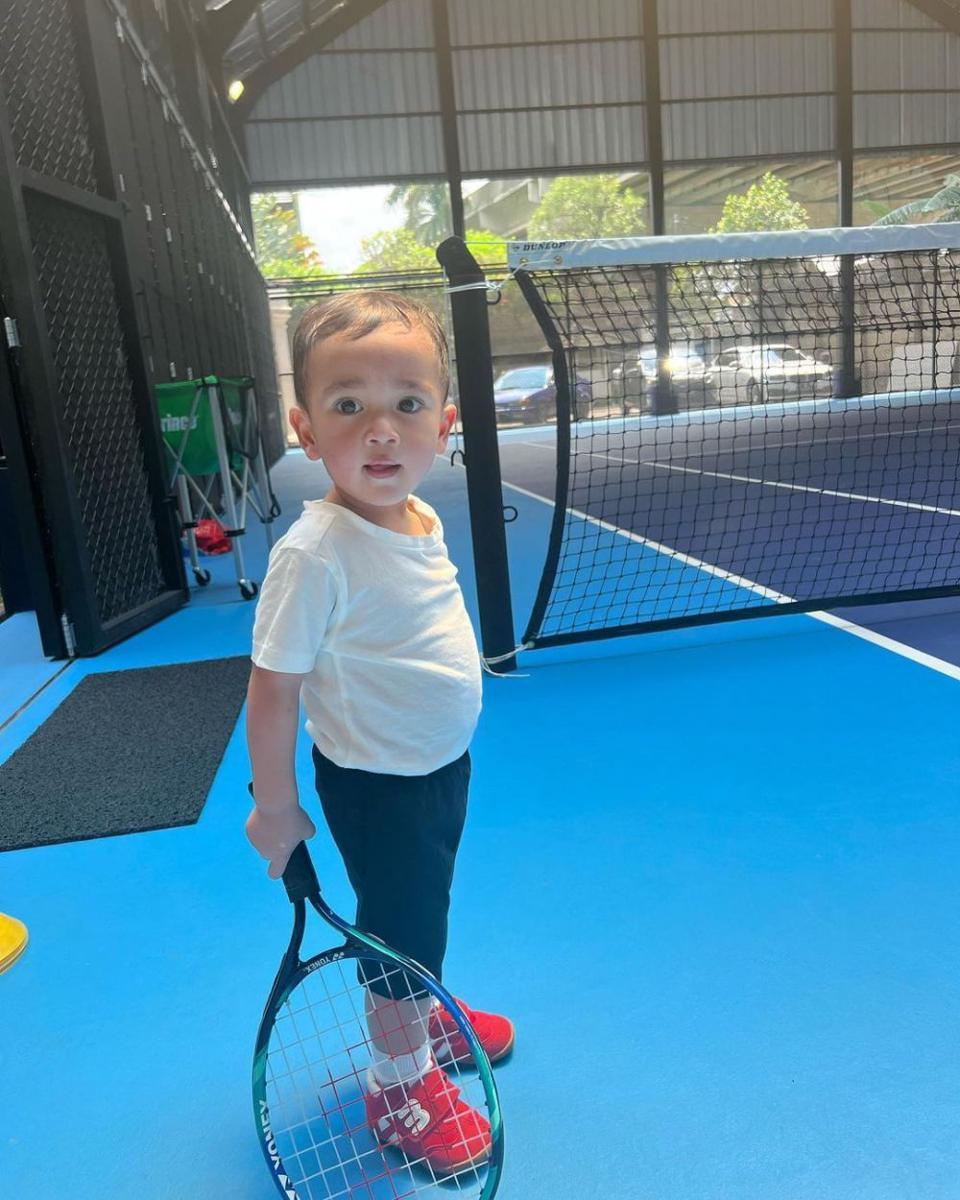 potret Raffi Ahmad dan Rayyanza main tenis bareng (instagram.com/raffinagita1717)
