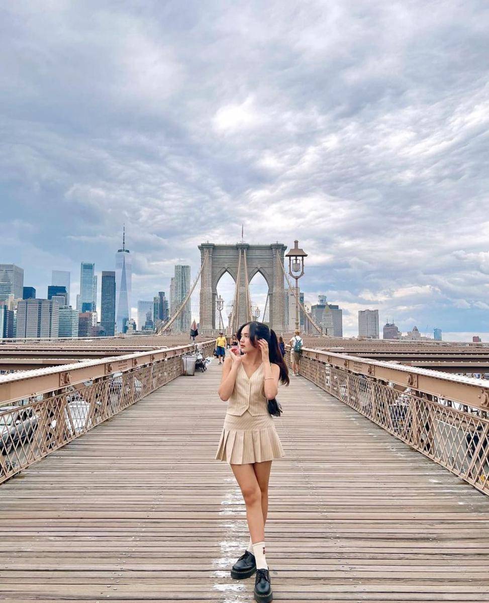 Potret OOTD Beby Tsabina dengan atasan tanpa lengan (instagram.com/bebytsabina)