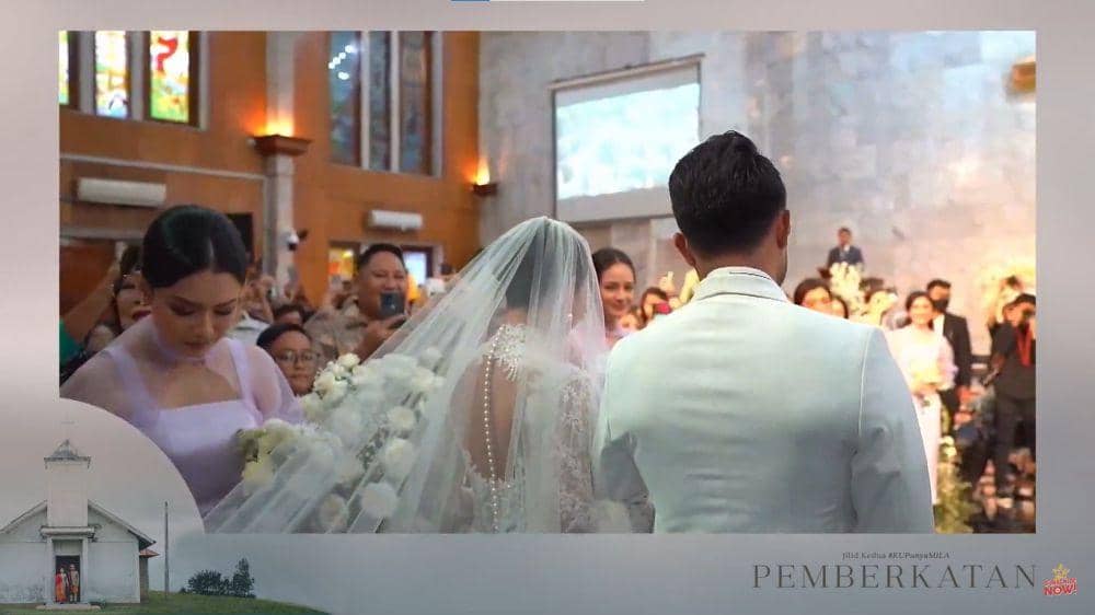 Gaya makeup dan busana Jessica Mila di acara pemberkatan (Youtube.com/@jessicamila8534)