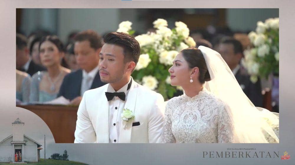 Gaya makeup dan busana Jessica Mila di acara pemberkatan (Youtube.com/@jessicamila8534)