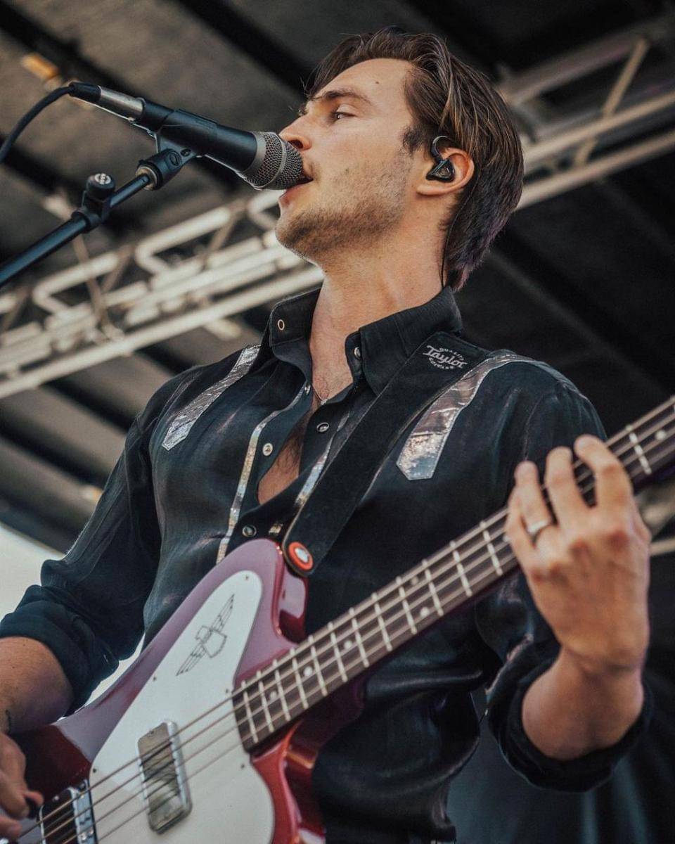 Jed Elliott (instagram.com/jedstruts)