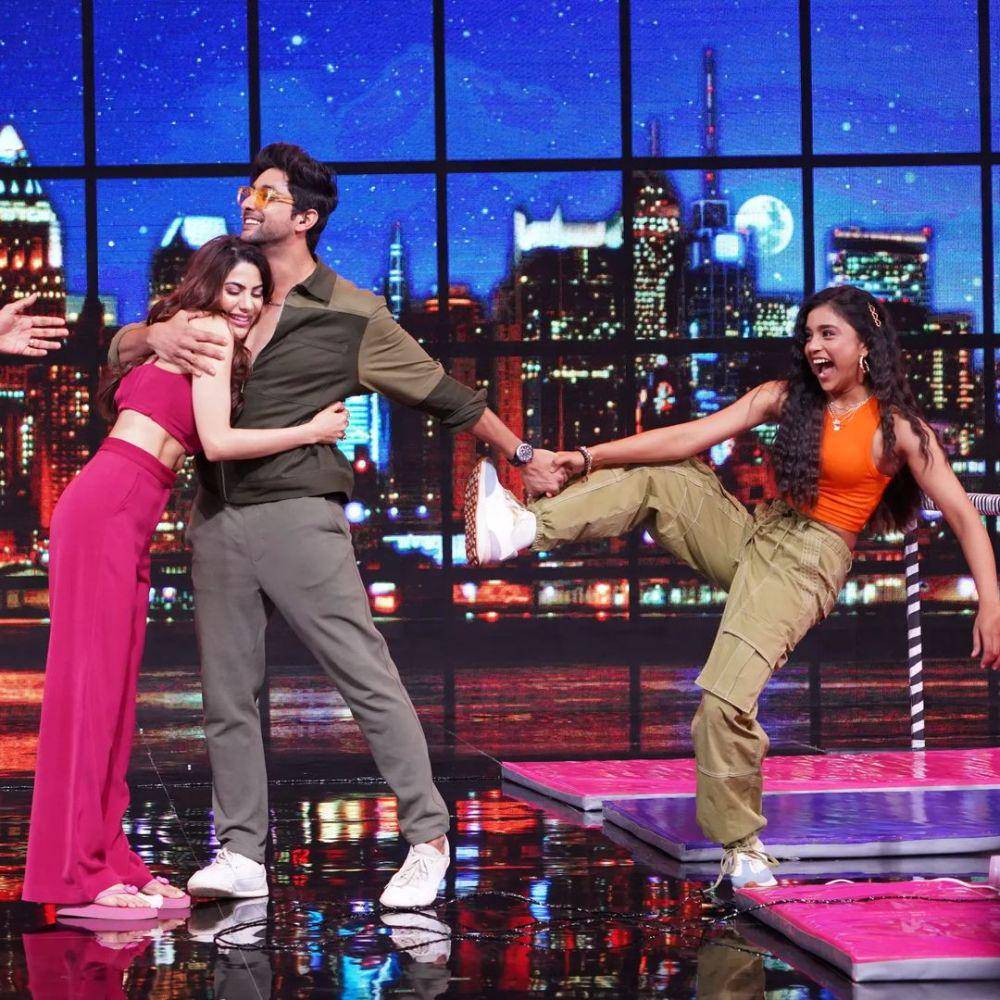 Fahmaan Khan dalam Entertainment Ki Raat - Housefull (instagram.com/fahmaankhan)