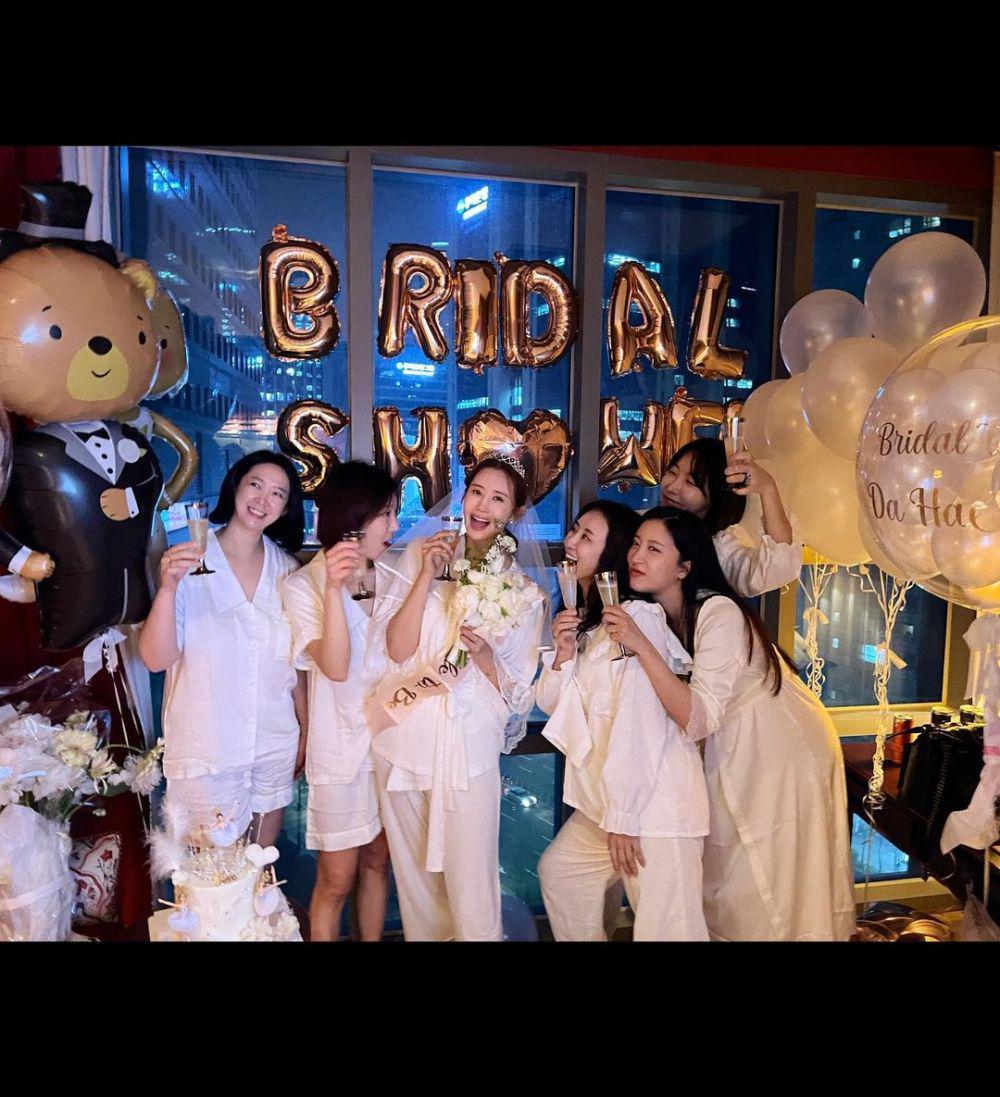 potret bridal shower Lee Da Hae (instagram.com/leedahey4eva)