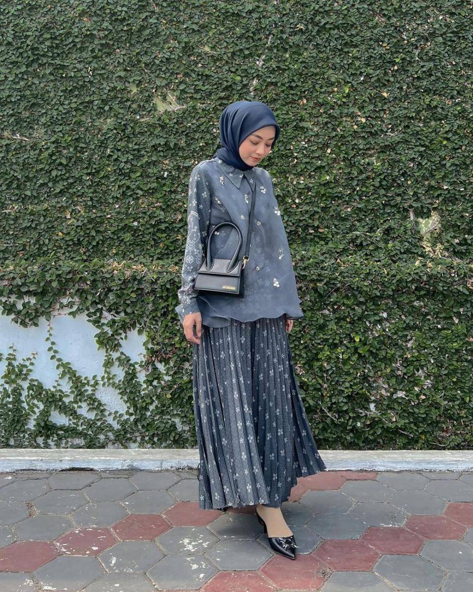 OOTD kondangan pakai rok ala selebgram Meirani Amalia Putri (instagram.com/meiraniap)