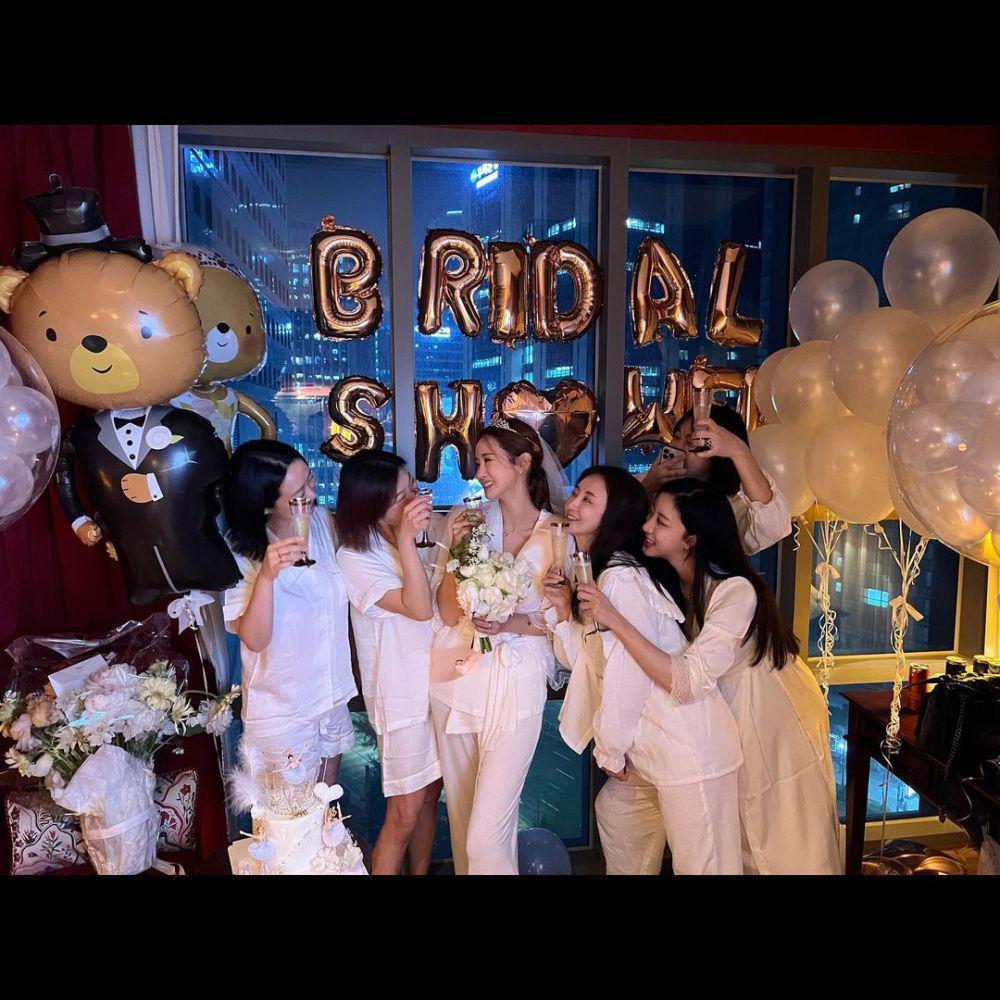 potret bridal shower Lee Da Hae (instagram.com/chae2_oh)