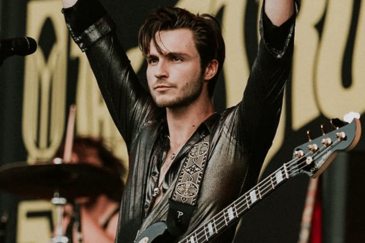 Jed Elliott (instagram.com/jedstruts)