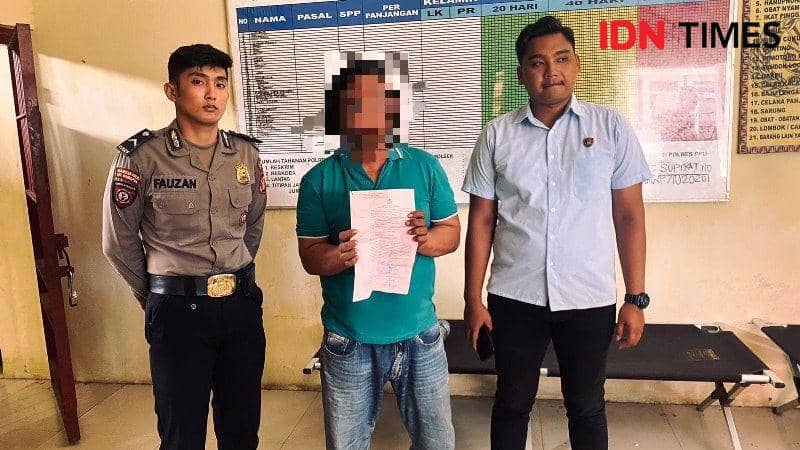 Seorang Warga Long Kali Terekam CCTV saat Mencuri di Warung