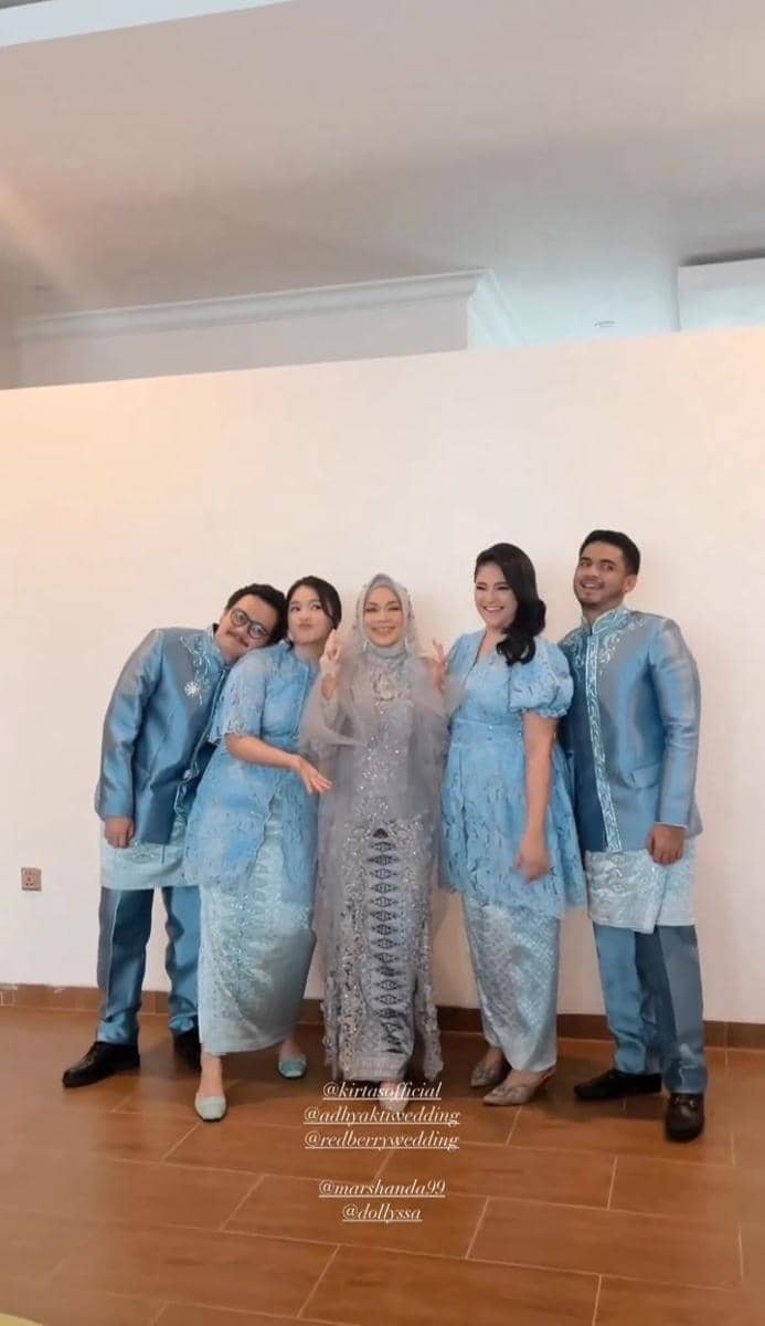 potret Marshanda di pernikahan ibunya (instagram.com/byputrida)