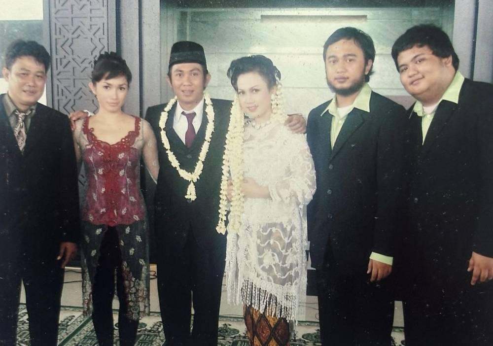 potret kenangan Ussy dengan sang adik (instagram.com/ussypratama)