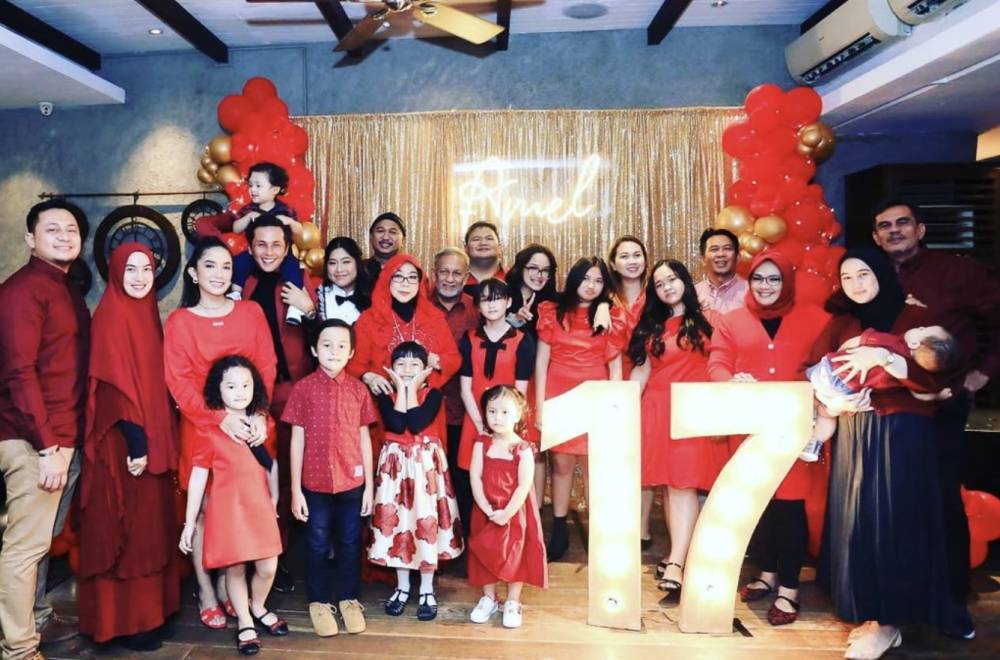 potret kenangan Ussy dengan sang adik (instagram.com/gilang_gepeto)
