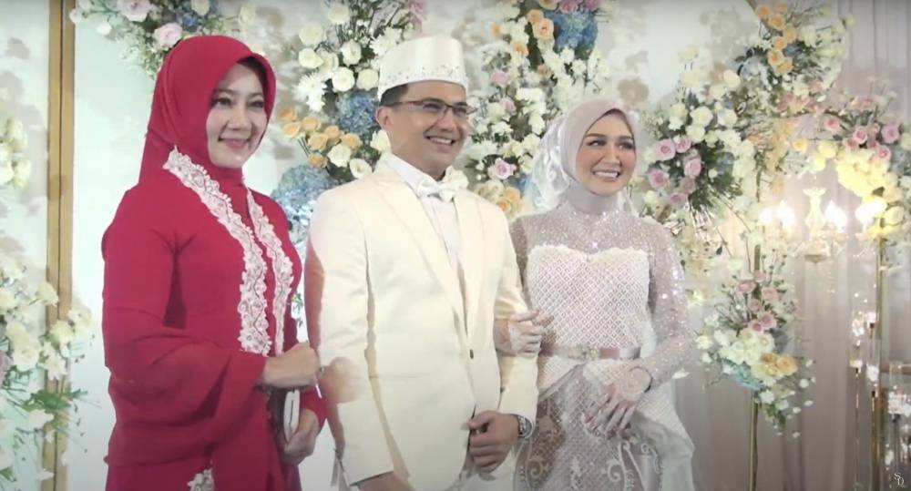 potret pernikahan Sahrul Gunawan dan Dine Mutiara (youtube.com/DINE WITH SAHRUL GUNAWAN)