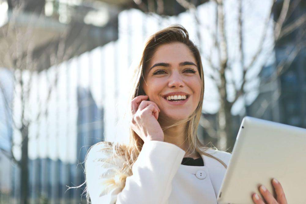 ilustrasi bekerja sebagai KOL specialist (pexels.com/Andrea Piacquadio)