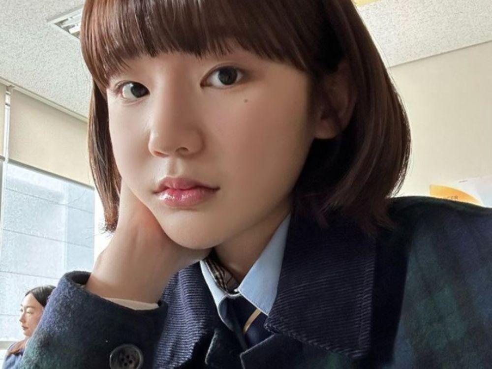 Potret Lee Eun Saem di balik layar drama BITCH X RICH (instagram.com/2eunsaem)