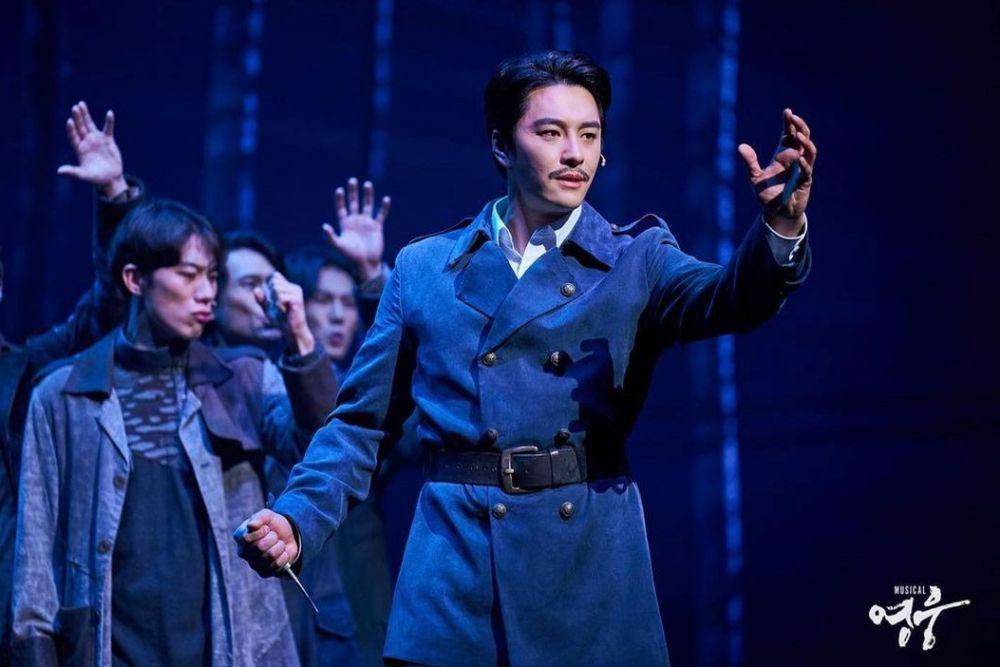 9 Pesona Min Woo Hyuk di Teater Musikal, Beda Banget dari Doctor Cha