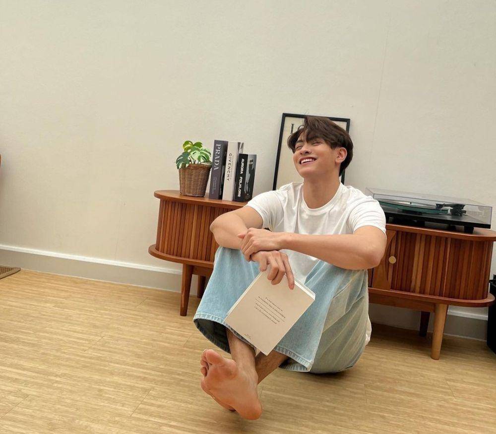 Joong Archen (instagram.com/chen_rcj)