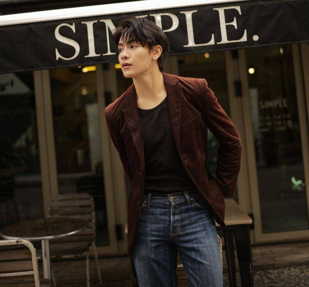 Joong Archen (instagram.com/chen_rcj)