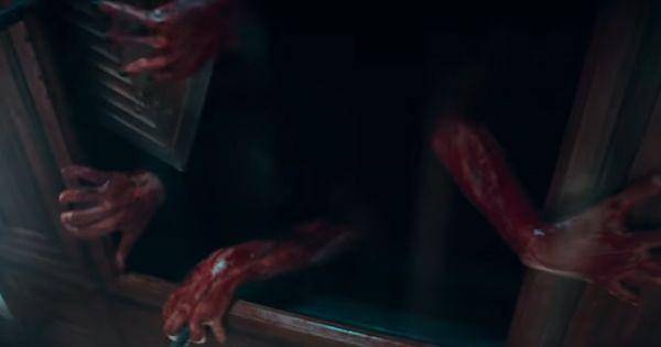 Para mayat mengejar Beth dan Kassie ( Dok. Warner Bros / Evil Dead Rise Red Band )