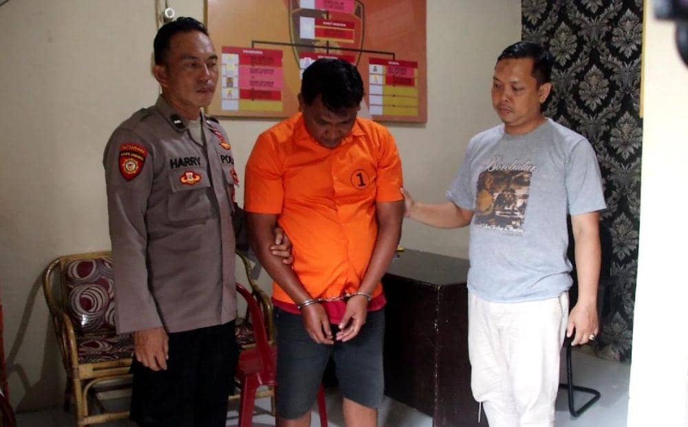 Modal Daun Cery Bisa Gandakan Uang Miliaran Rupiah, Pria Ini Ditangkap