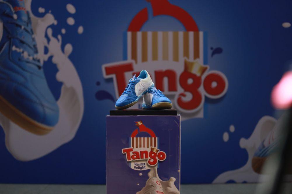 Menilik Desain Unik Sepatu Futsal Hasil Kolaborasi 2 Brand