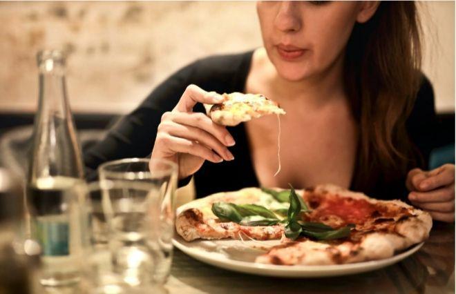 ilustrasi makan (pexels.com/Andrea Piacquadio)