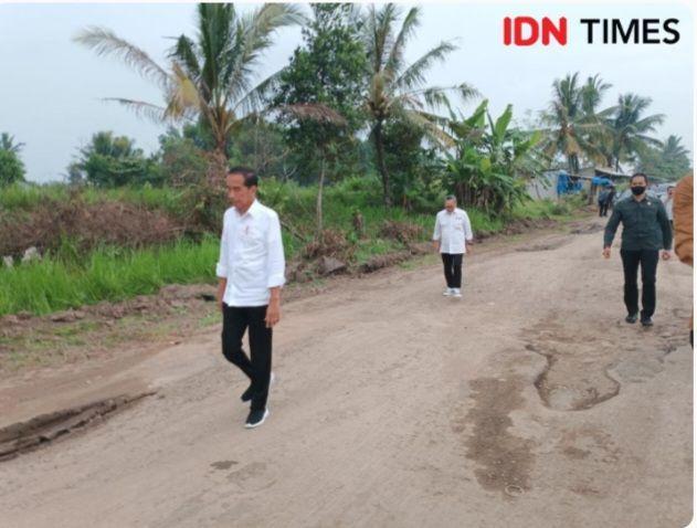9 Reaksi Netizen saat Jokowi Memilih Jalan Lain ke Lampung
