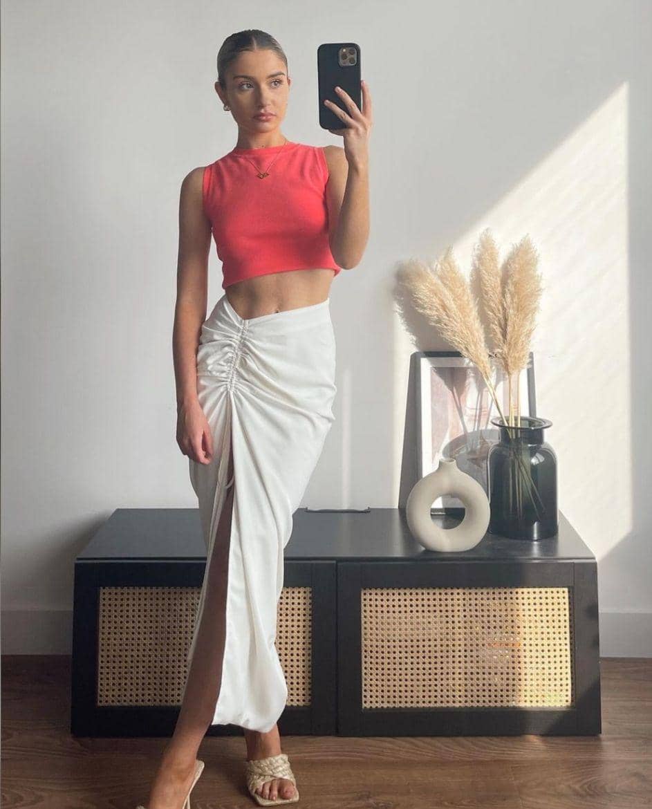 Lily Clark (instagram.com/lilyisabellaclark)