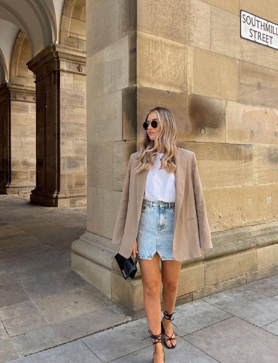 Lily Clark (instagram.com/lilyisabellaclark)