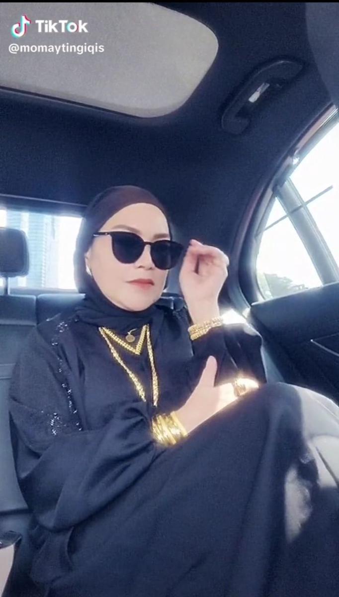potret ibu Ayu Ting Ting tampil mewah (tiktok.com/momaytingiqis)