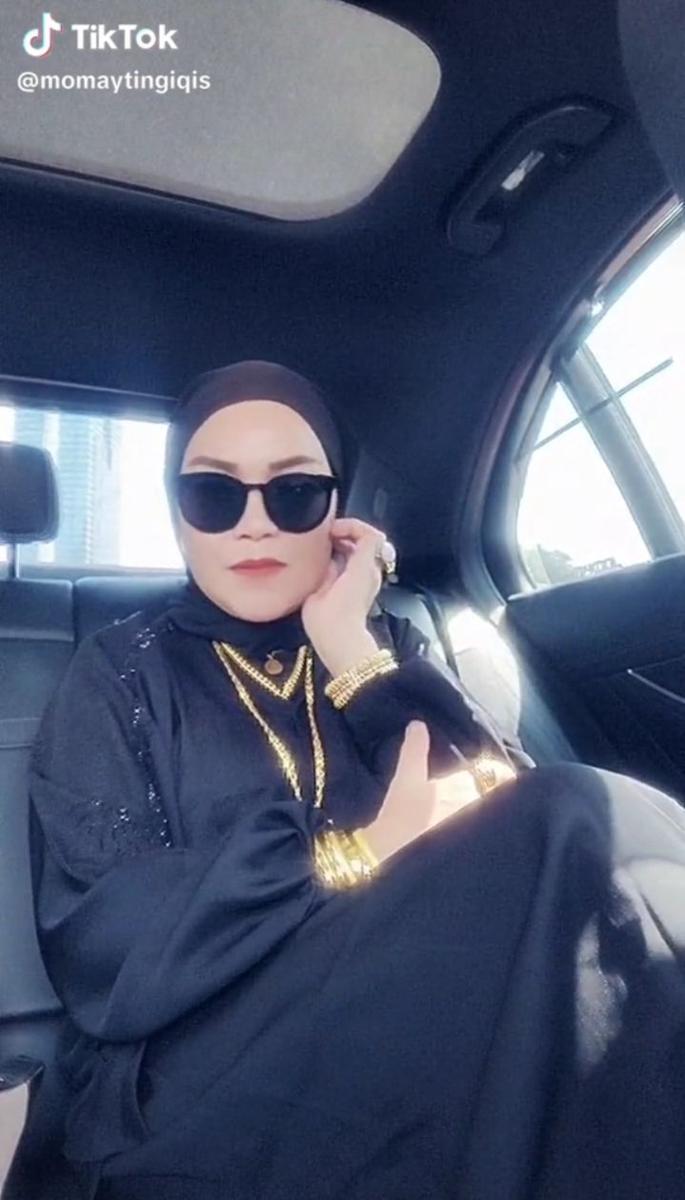 potret ibu Ayu Ting Ting tampil mewah (tiktok.com/momaytingiqis)