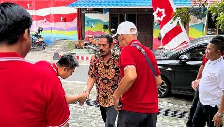 Relawan SIGAP (Sahabat Intelektual Ganjar Pranowo) saat bertemu dengan FX Rudy. (Dok. Istimewa)