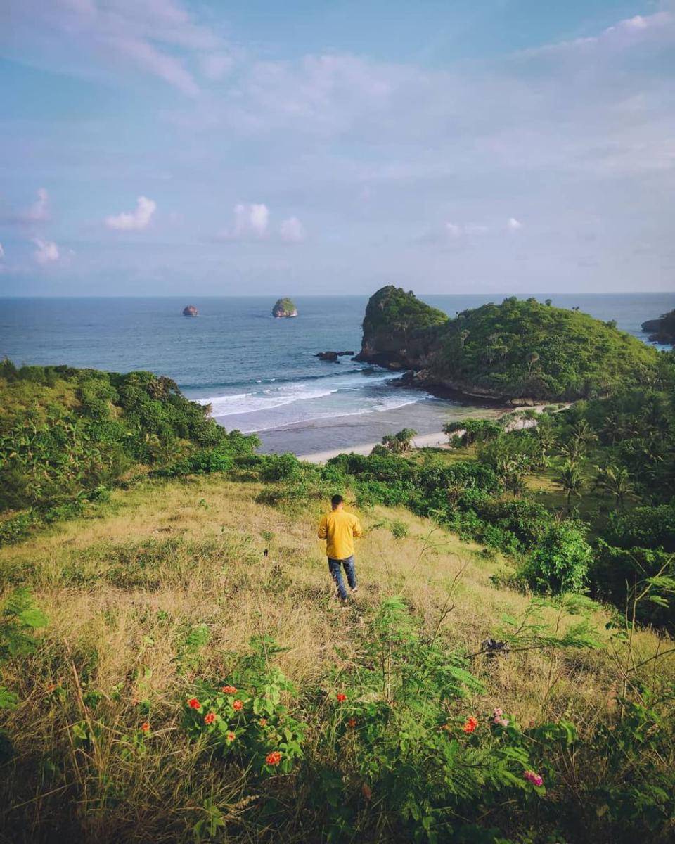Pantai Telok, Malang (instagram.com/rifkydoglekk)