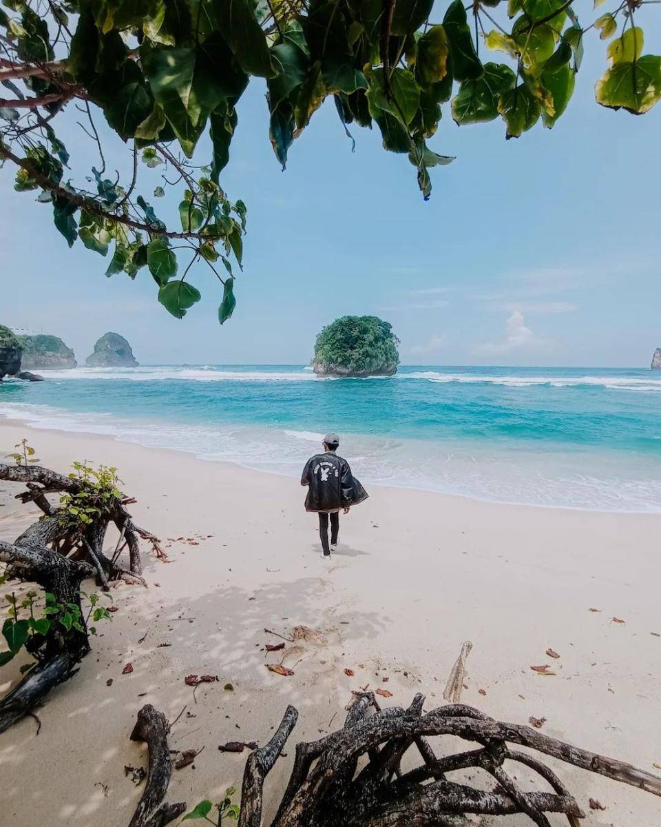 Pantai Watu Leter, Malang (instagram.com/rifkydoglekk)